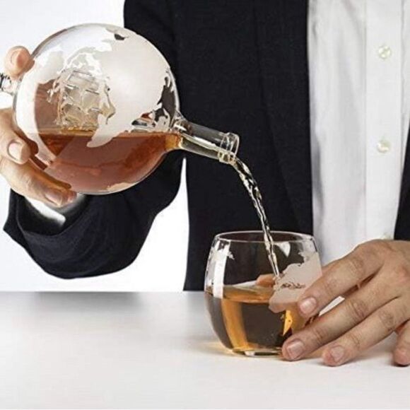 The Wine Savant Whiskey Decanter Globe Set with 2 Etched Whiskey Glasses - Picture 4 of 8